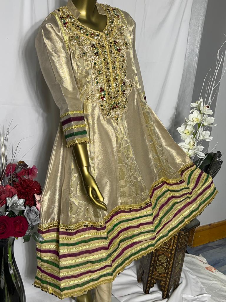 Jamawar 3 piece lehenga suit | Women Formals | Worn Once – Bechlo.pk